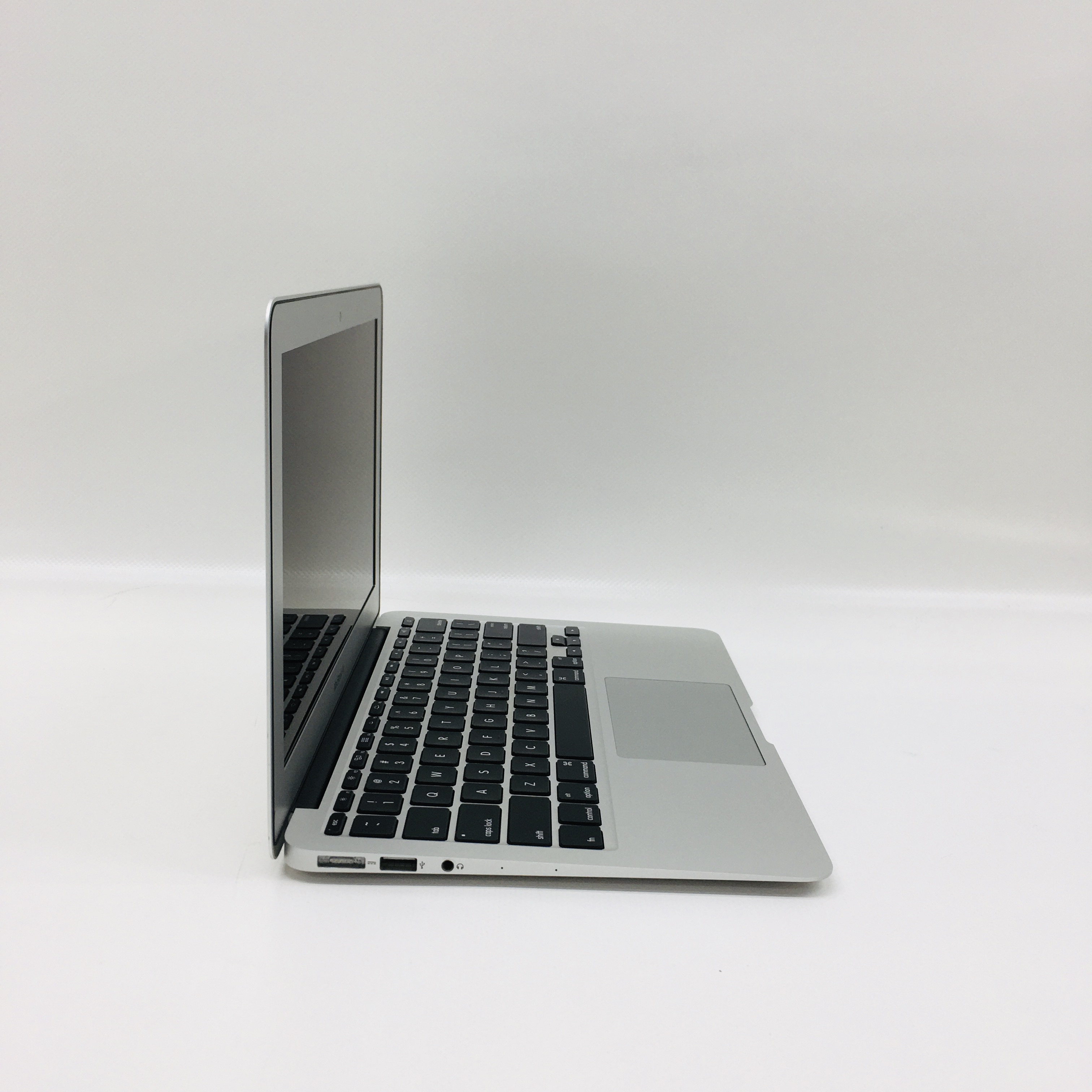 MacBook Air 11" Early 2015 (Intel Core i5 1.6 GHz 4 GB RAM 128 GB SSD), Intel Core i5 1.6 GHz, 4 GB RAM, 128 GB SSD, image 2